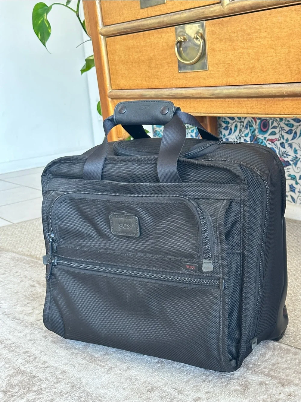 TUMI Alpha 2 two Wheeled Laptop Briefcase – Excellent Condition
